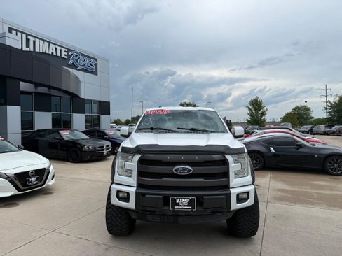 Used 2015 Ford F150 Lariat w/ Equipment Group 502A Luxury AWD/4WD image 2