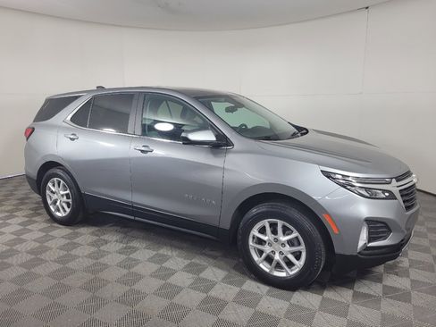 Used 2023 Chevrolet Equinox LT w/ Driver Convenience Package image 11