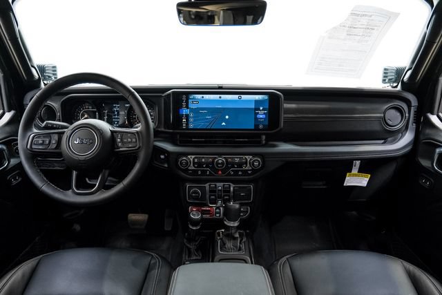 Used 2025 Jeep Gladiator Rubicon w/ Safety Group AWD/4WD image 16