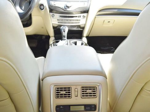 Used 2019 INFINITI QX60 Luxe w/ Essential Package image 28