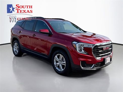 Used 2024 GMC Terrain SLE w/ Driver Convenience Package image 1