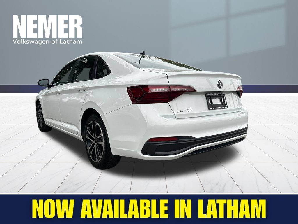 Used 2024 Volkswagen Jetta Sport FWD image 2