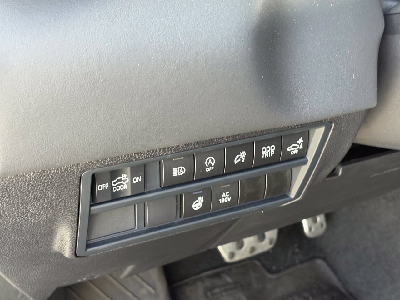 Used 2026 Toyota Tundra Platinum w/ TRD Off-Road Package AWD/4WD image 7