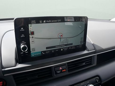 Used 2025 Honda Pilot Touring image 14