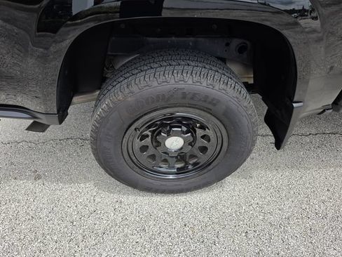 Used 2025 Chevrolet Colorado W/T RWD image 12