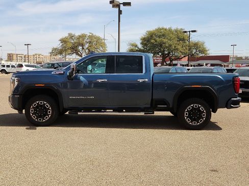 Used 2024 GMC Sierra 2500 Denali w/ Denali Reserve Package image 2