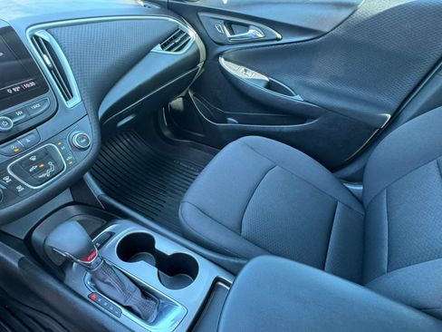 Used 2021 Chevrolet Malibu RS FWD image 29