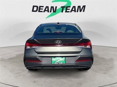 Used 2024 Hyundai Elantra SEL image 7