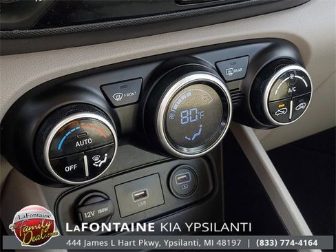 Used 2021 Hyundai Venue SEL image 21