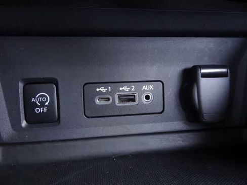 Used 2025 Nissan Sentra SV FWD image 28