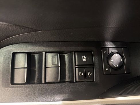 Used 2021 Toyota RAV4 XLE Premium image 20