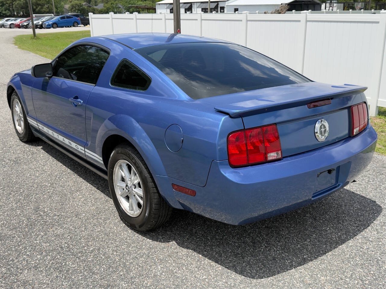 Used 2007 Ford Mustang Premium RWD image 7