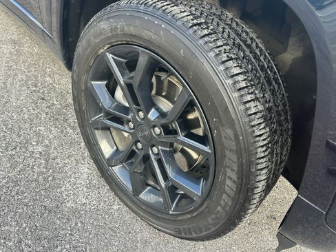 Used 2023 Jeep Grand Cherokee 30th Anniversary image 16