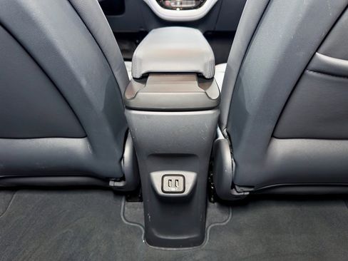 Used 2019 Chevrolet Bolt Premier w/ Infotainment Package image 22