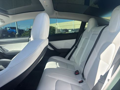 Used 2019 Tesla Model 3 Standard Range Plus RWD image 7