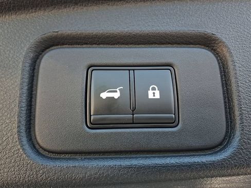 Used 2023 Nissan Pathfinder SL w/ Lighting Package (N92) AWD/4WD image 30