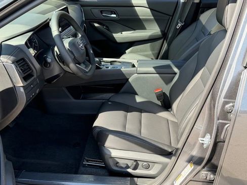 New 2026 Nissan Rogue SV FWD image 20