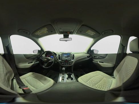 Used 2019 Chevrolet Equinox LT FWD image 42