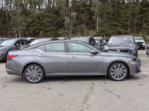 New 2025 Nissan Altima 2.5 SL image 4