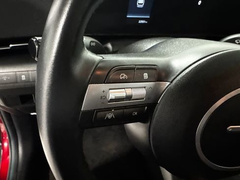 Used 2025 Hyundai Kona SEL FWD image 5