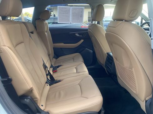 Used 2025 Audi Q7 3.0T Premium w/ Convenience Package image 16