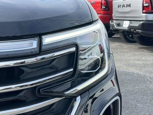 Used 2024 Volkswagen Atlas SE w/ Panoramic Sunroof Package image 9