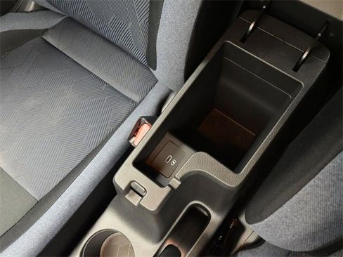 New 2025 Nissan Versa SV w/ Trunk Package image 31