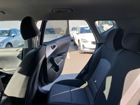 Used 2025 Kia Soul LX w/ LX Technology Package image 37