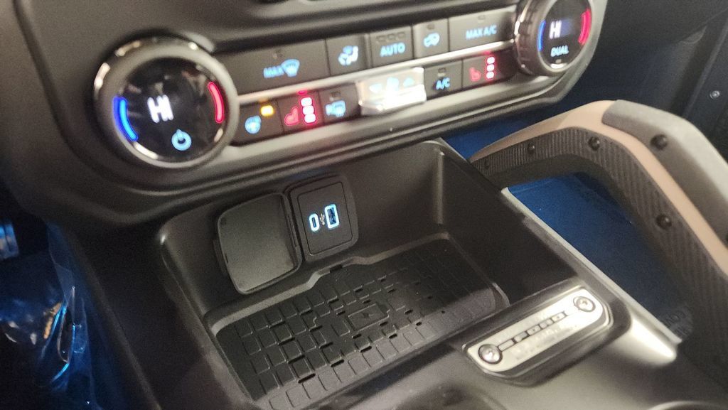 New 2024 Ford Bronco Outer Banks AWD/4WD image 20