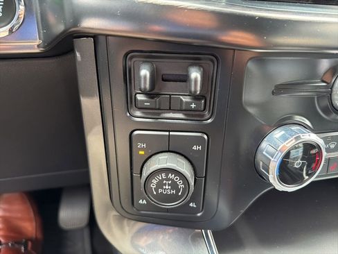 Used 2022 Ford F150 Lariat w/ Equipment Group 502A High AWD/4WD image 17