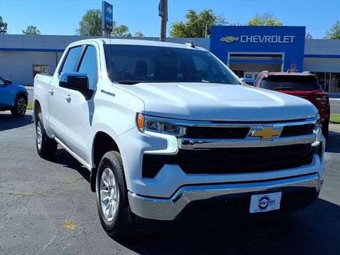 Used 2025 Chevrolet Silverado 1500 LT image 4