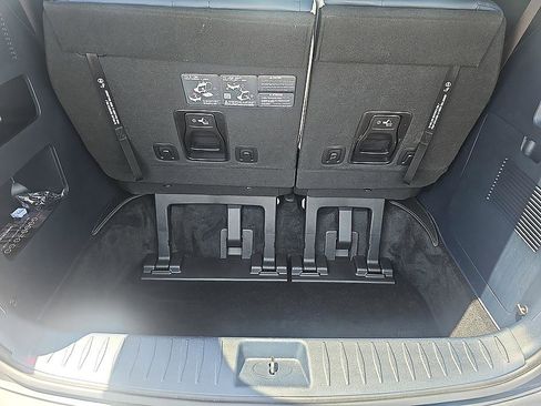 Used 2025 Kia Carnival SX FWD image 35