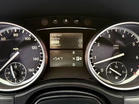 Used 2010 Mercedes-Benz GL 550 4MATIC image 15