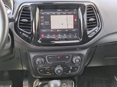 Used 2018 Jeep Compass Limited w/ Navigation Group image 16