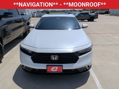 Used 2023 Honda Accord Touring image 2