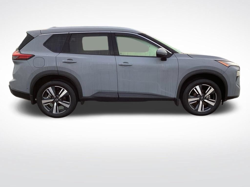 Used 2024 Nissan Rogue SL AWD/4WD image 10