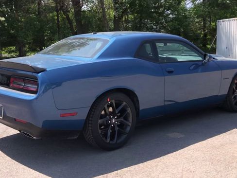 Used 2022 Dodge Challenger R/T w/ Blacktop Package image 8