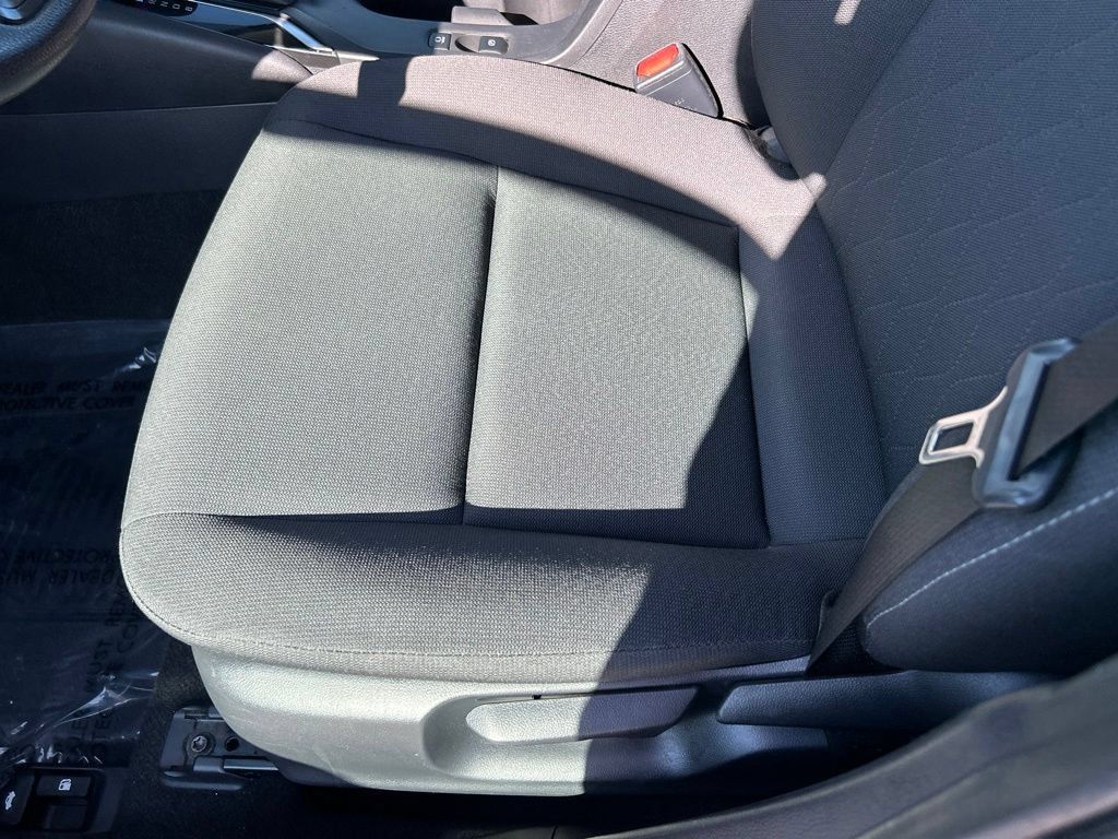Used 2025 Toyota Corolla LE FWD image 16