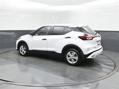 New 2025 Nissan Kicks Play S w/ Interior Electronics Package image 5