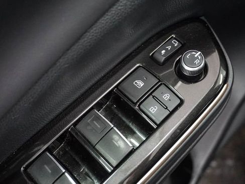 Used 2025 Toyota Crown XLE image 6