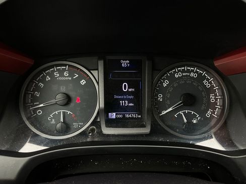 Used 2016 Toyota Tacoma TRD Sport image 41