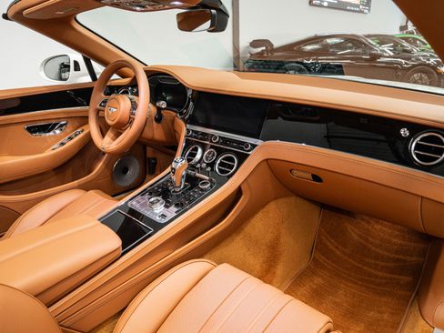 Used 2024 Bentley Continental GT Mulliner AWD/4WD image 14