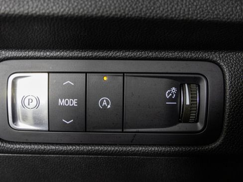 Used 2024 Chevrolet Traverse RS FWD image 36