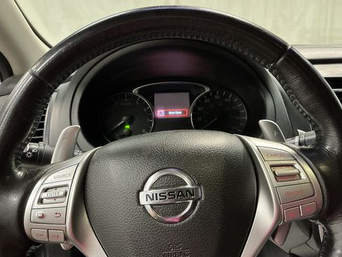 Used 2018 Nissan Altima 2.5 SR w/ SR Midnight Edition FWD image 13