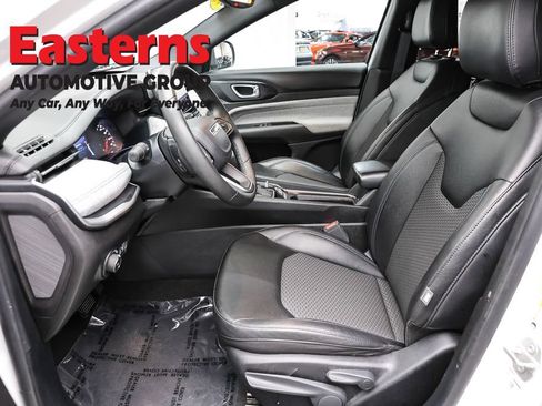 Used 2024 Jeep Compass Latitude AWD/4WD image 13