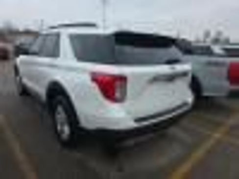 Used 2023 Ford Explorer XLT w/ Equipment Group 202A image 3