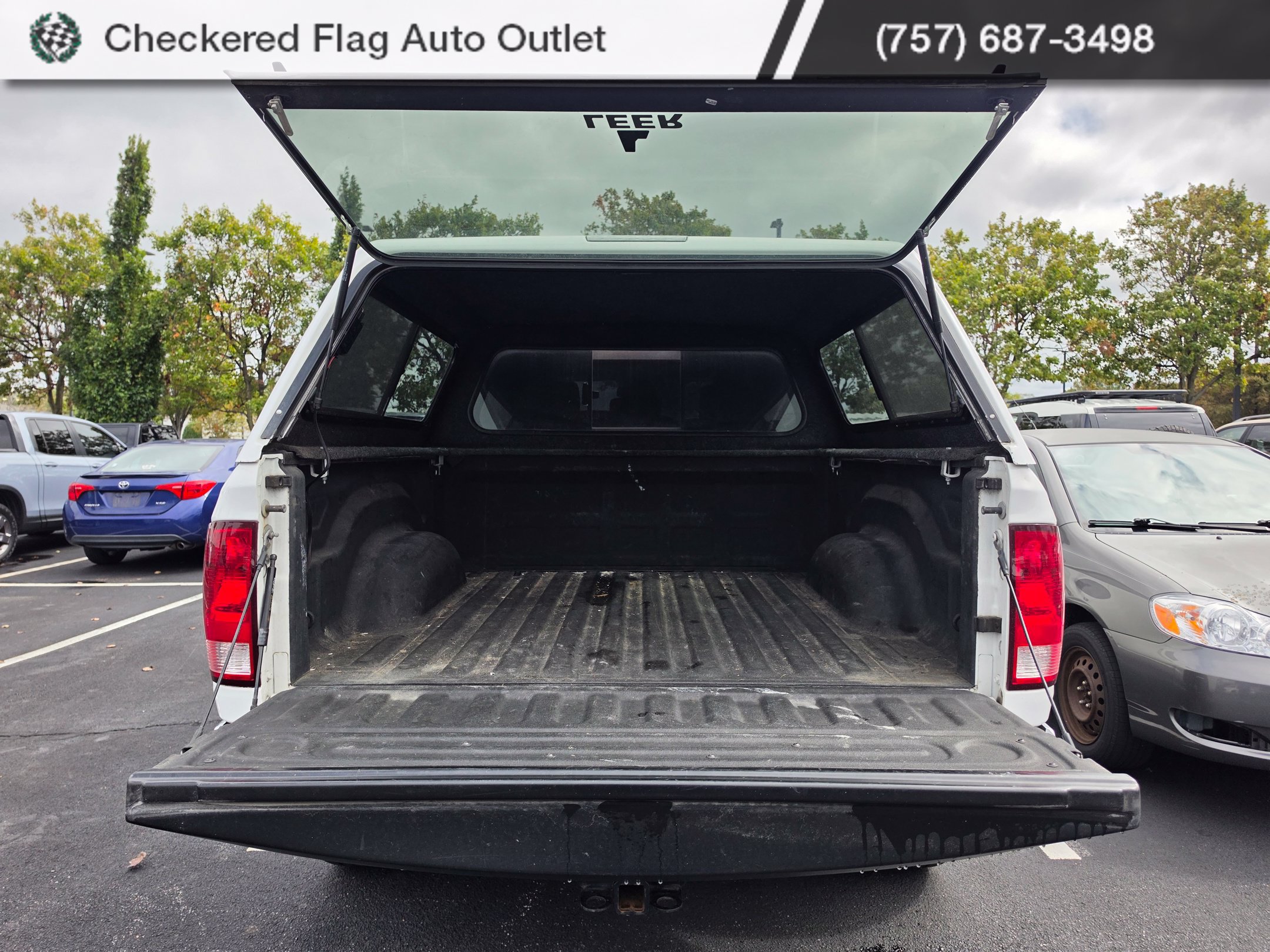 Used 2019 RAM 1500 Classic SLT w/ Luxury Group AWD/4WD image 7