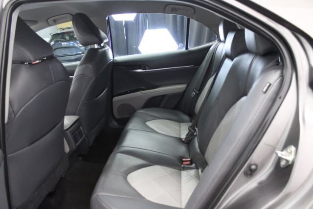 Used 2019 Toyota Camry XLE FWD image 20