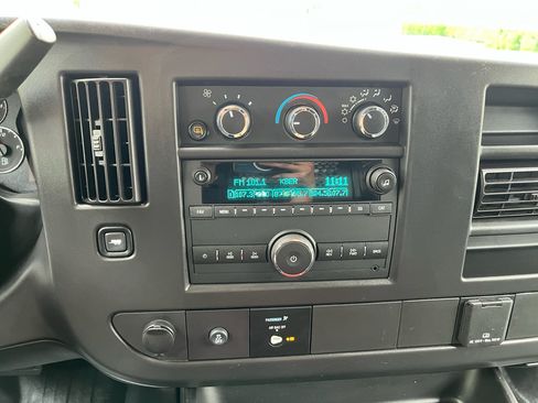 Used 2024 Chevrolet Express 2500 w/ Driver Convenience Package RWD image 21