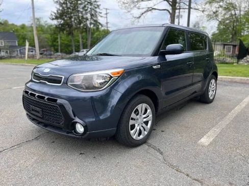 Used 2016 Kia Soul + FWD image 11